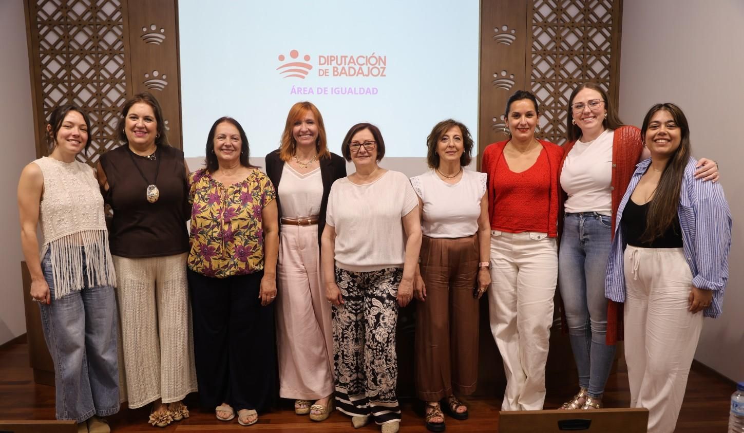 Integrantes de la Coral de Mujeres Amadeus de Fregenal de la Sierra.