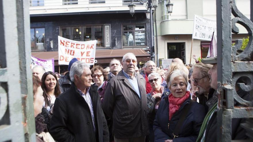 Manifestación contra el impuesto de Sucesiones en Oviedo.