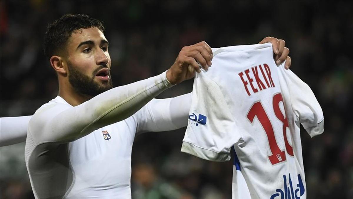 El gesto de Fekir provocó una invasión de campo