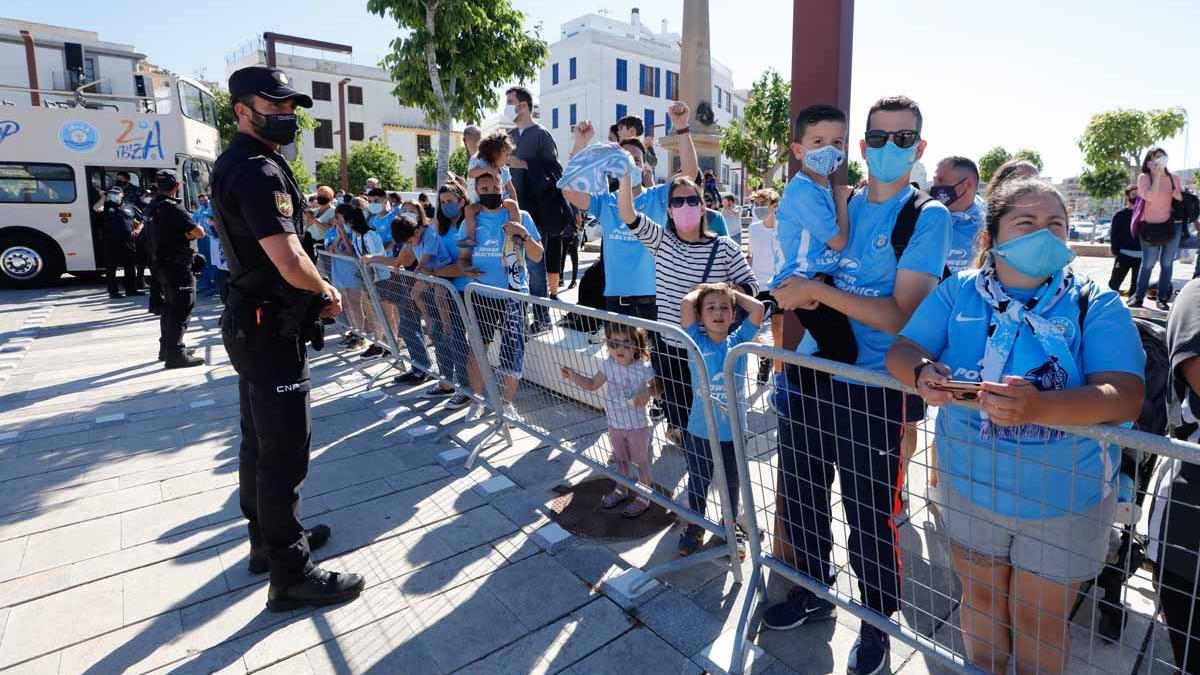 Imágenes de la celebración en casa de la UD Ibiza