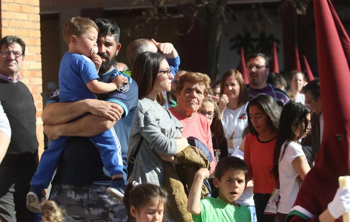 El fervor de Las Palmeras se ensalza con la hermandad de la Piedad