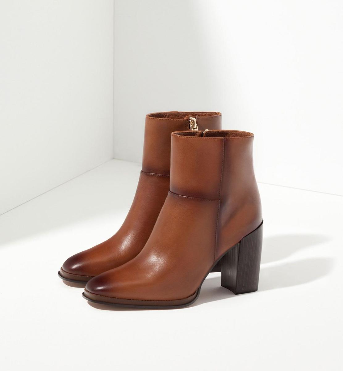 Tesoros de rebajas 'mid season', botín de cuero de Massimo Dutti (79,95€)