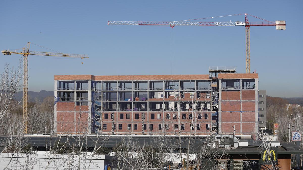Construcció d’habitatges a Girona.