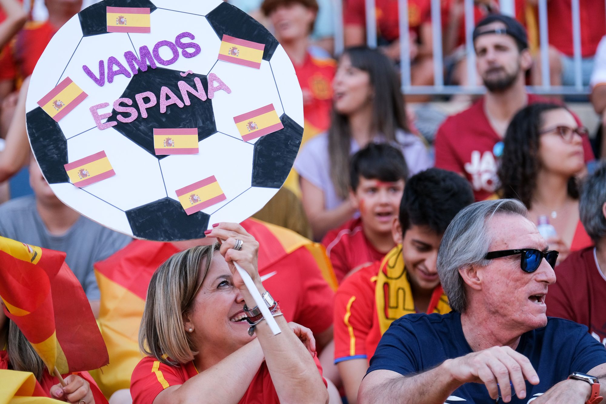 La Rosaleda, volcada con la Selección.