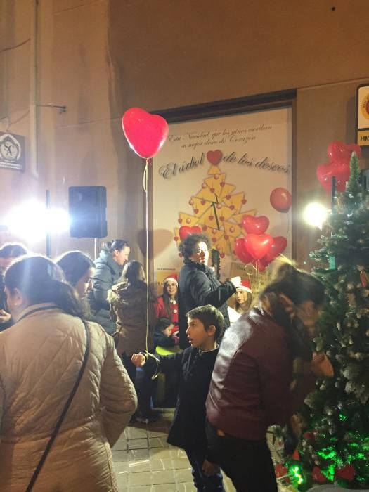 Los más pequeños de la casa tienen una cita con el árbol de Navidad de La Opinión de Málaga, que podrán visitar en la entrada del periódico hasta el día 30 en horario de cinco a ocho de la tarde