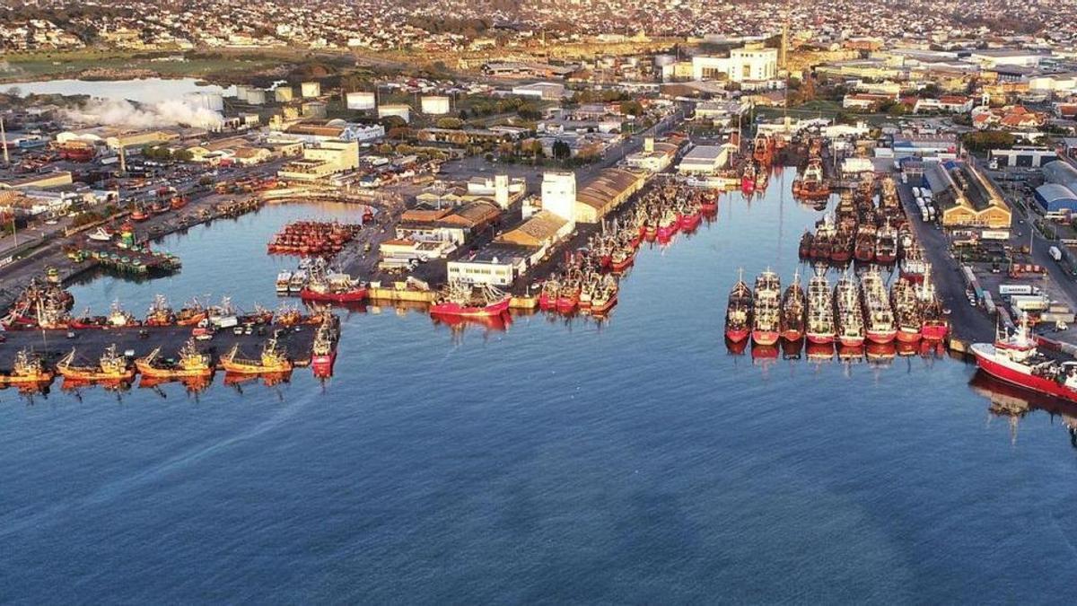 Flota en Mar del Plata para faenar en el caladero argentino, donde la unión de Iberconsa y Pescanova sería hegemónica.