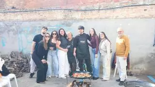 Cerca de 1.000 personas llenan la Festa de les Paelles de Sant Blai en Burriana