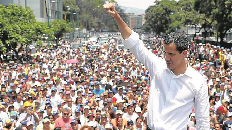 Guaidó no cede y pide tomar las calles «hasta lograr la libertad»