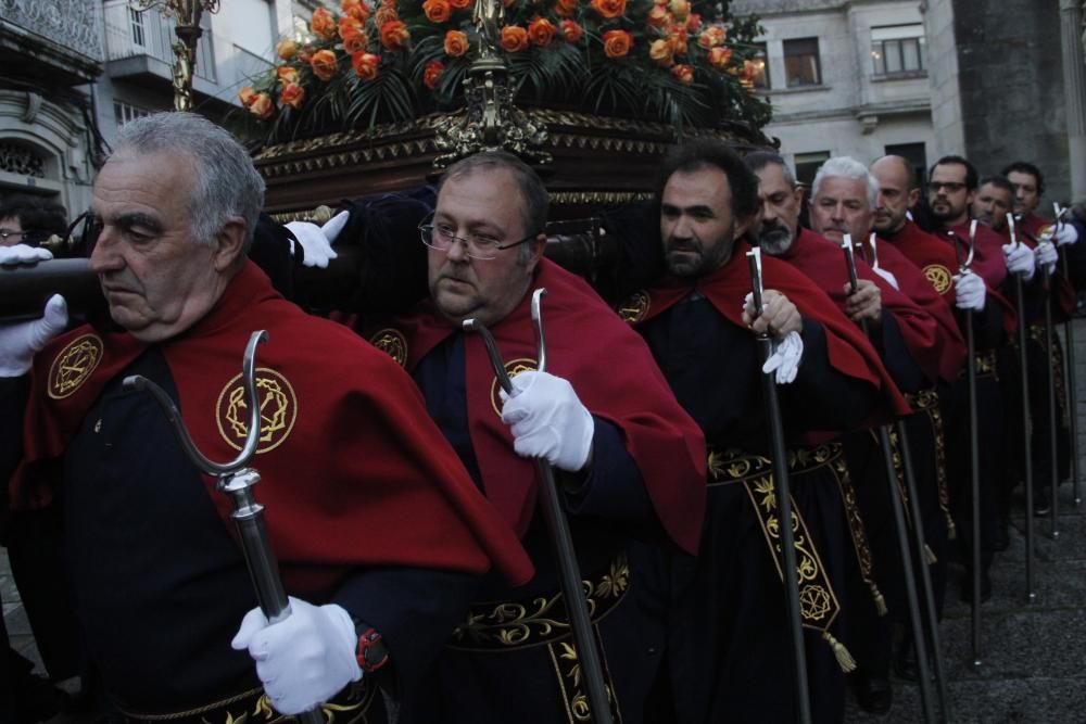 Madruga la Negación, trasnocha el Silencio