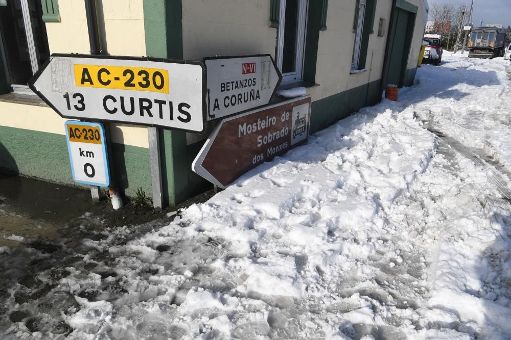 La nieve llega a la montaña de A Coruña