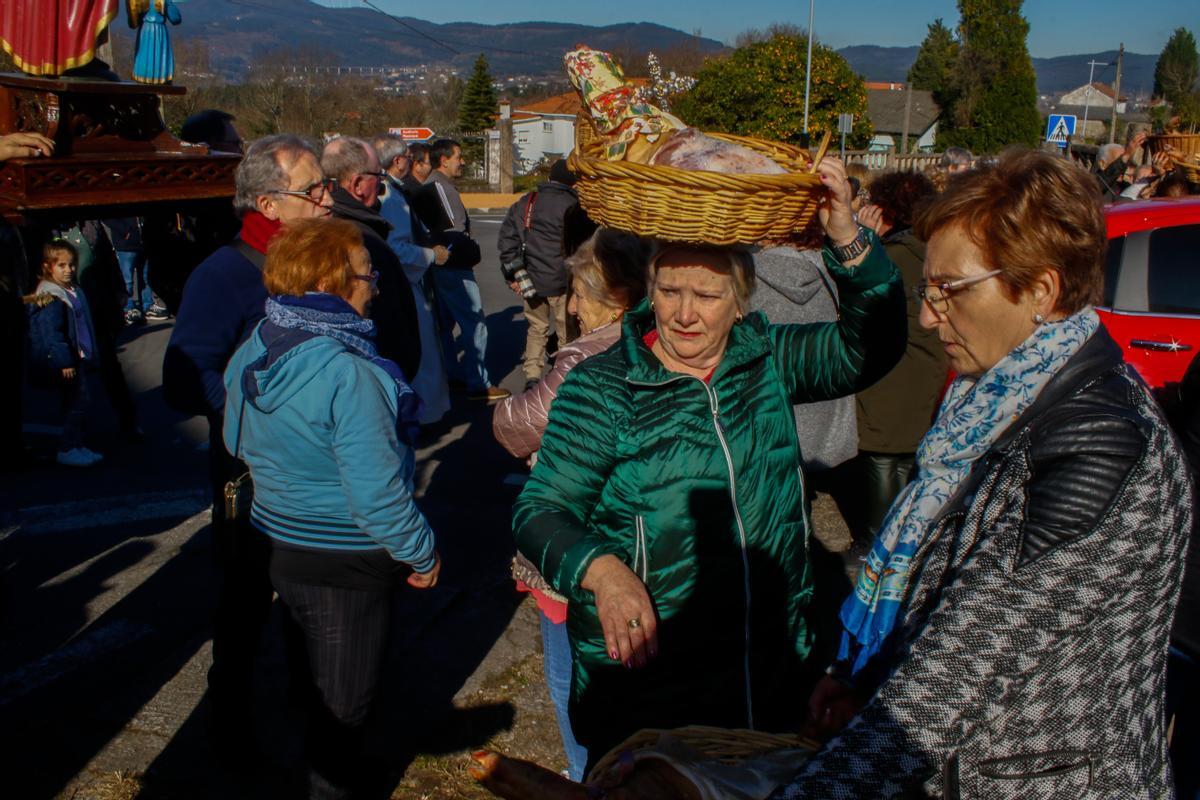 La procesión volvió a reunir a numerosos vecinos.