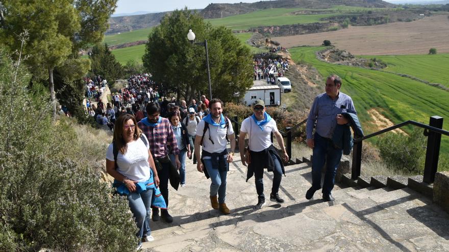 Miles de romeros de Monzón cumplen con la Alegría