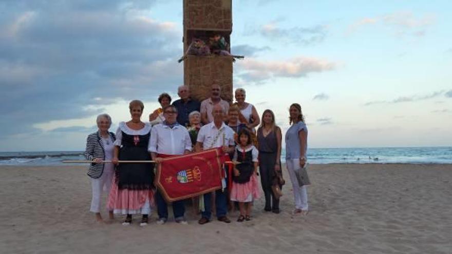 Ofrenda de flores y homenaje a los pescadores