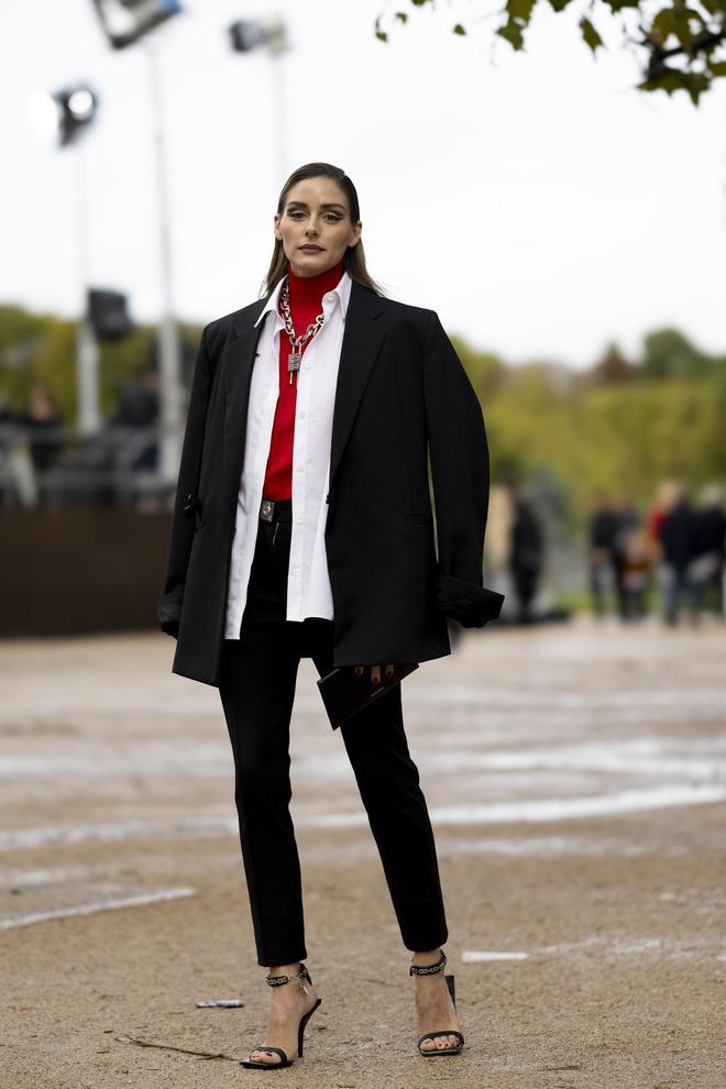 Olivia Palermo con camisa blanca