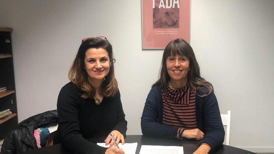 Núria Sanahuja, responsable d&#039;educació de FAADA i Maria Sánchez, directora de Lola