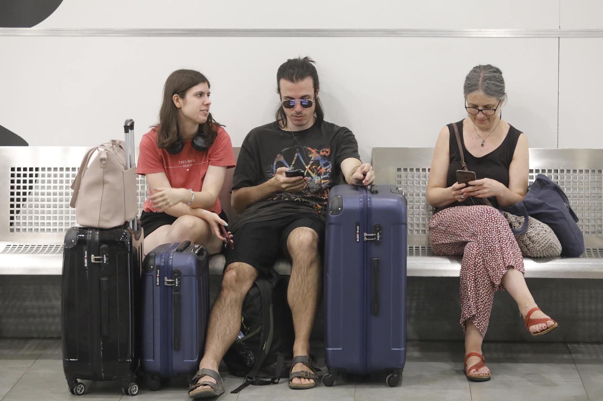 Restablerta la circulació dels trens AVE entre Figueres i Tarragona després d'una aturada de cinc hores