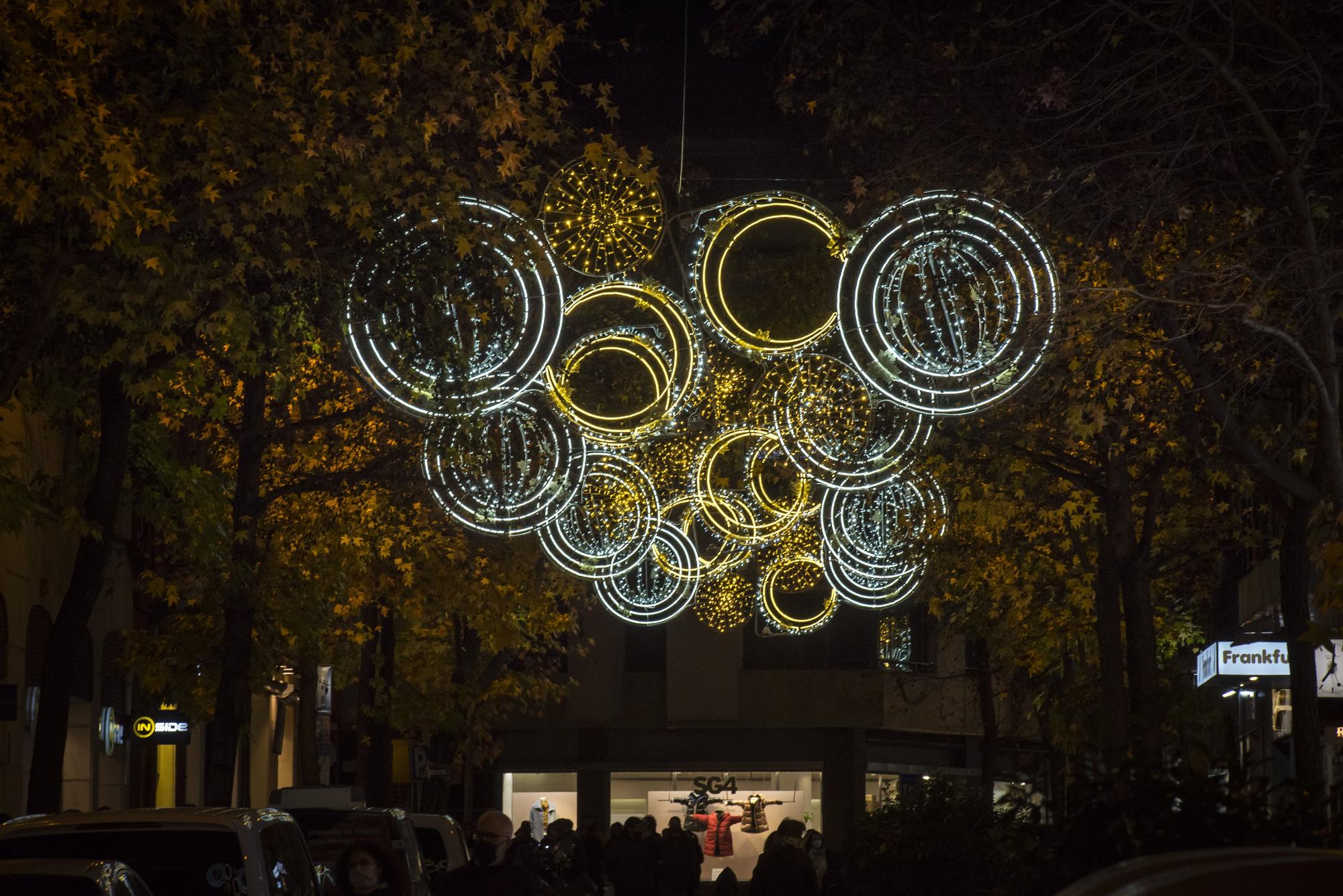 Manresa s'il·lumina: S'engega la il·luminació nadalenca a la ciutat