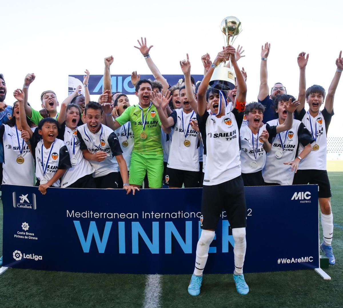 La vintena i «millor edició de la història del MIC» abaixa el teló | MIC FOTBALL/MARC MARTÍ