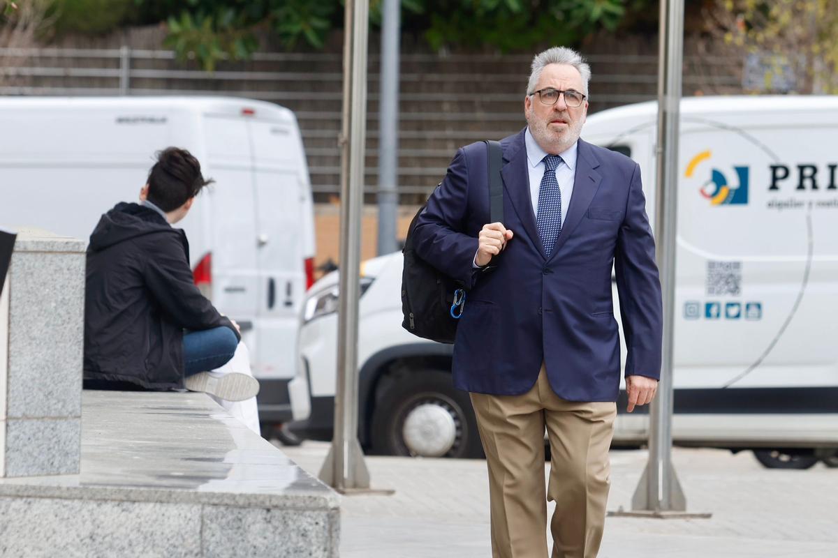 Retoman el juicio contra Zaplana y Olivas por el caso Erial.