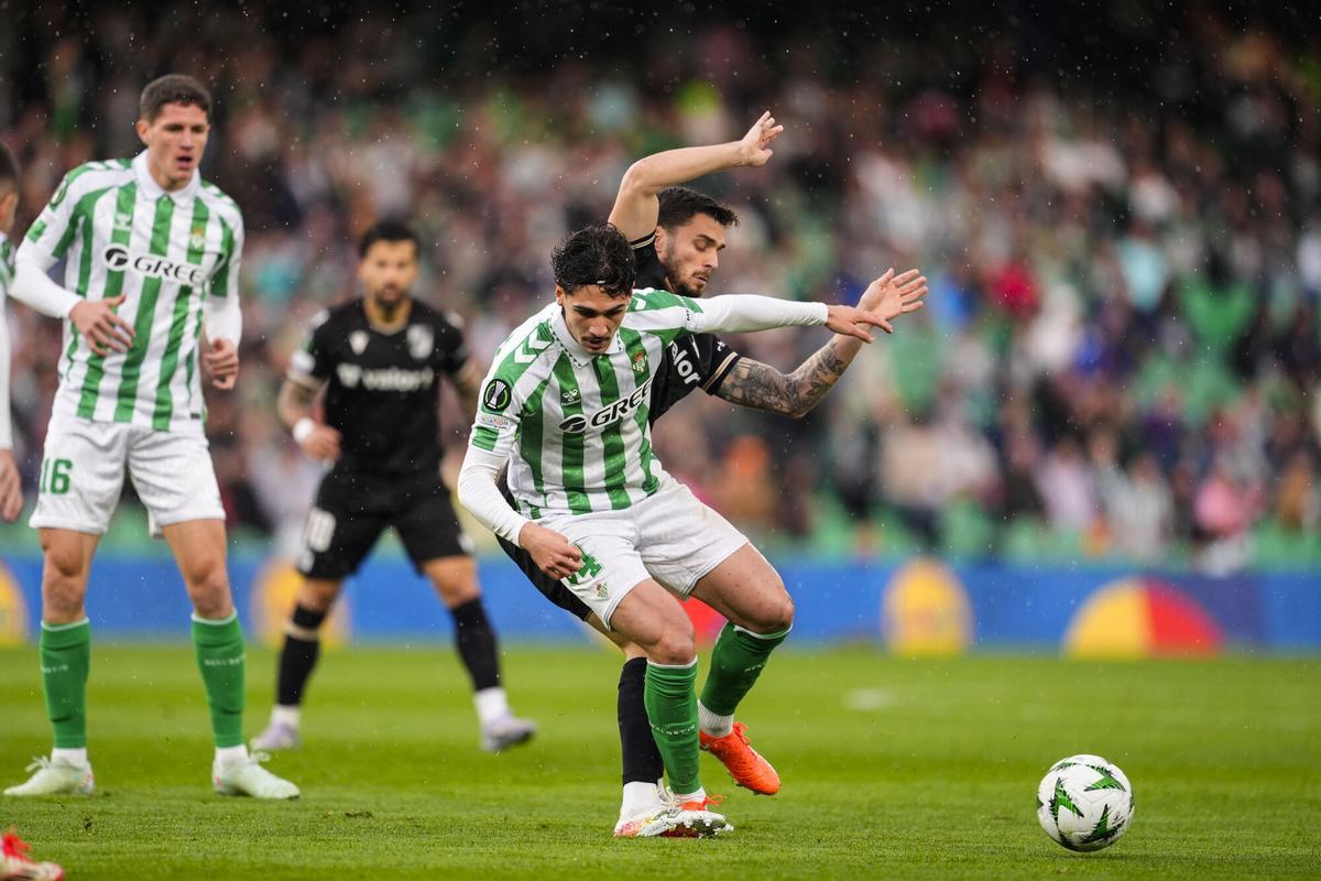 Johnny Cardoso of Real Betis in action during the UEFA Conference League 2024/25 League Round of 16 First Leg match between Real Betis and Vitoria Guimaraes SC, at Benito Villamarin stadium on March 06, 2025, in Sevilla, Spain. AFP7 06/03/2025 ONLY FOR USE IN SPAIN. Joaquin Corchero / AFP7 / Europa Press;2025;SPAIN;SPORT;ZSPORT;SOCCER;ZSOCCER;Real Betis v Vitoria Guimaraes SC - UEFA Conference League 2024/25 League Round of 16 First Leg;
