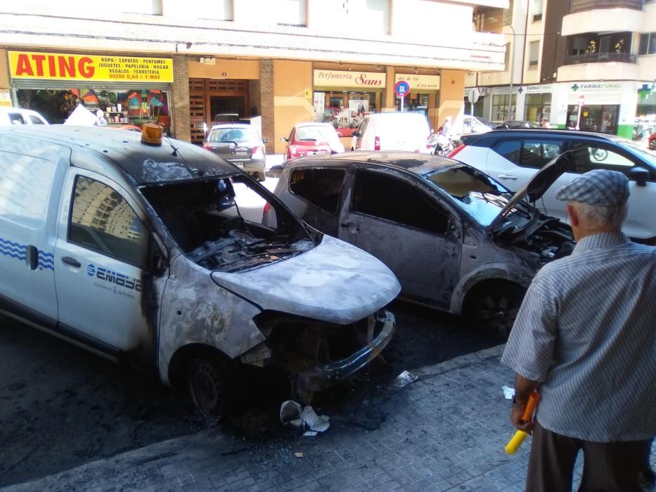 Pegan fuego a una furgoneta de Emaya y a una excavadora en Palma