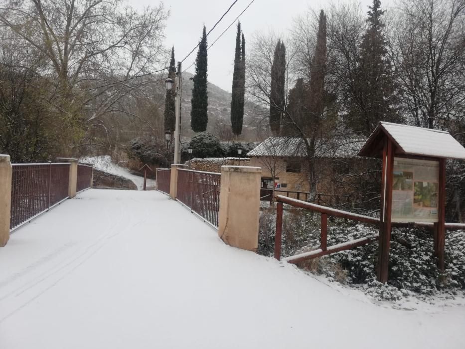 La nieve cubre Los Serranos y el Rincón de Ademuz