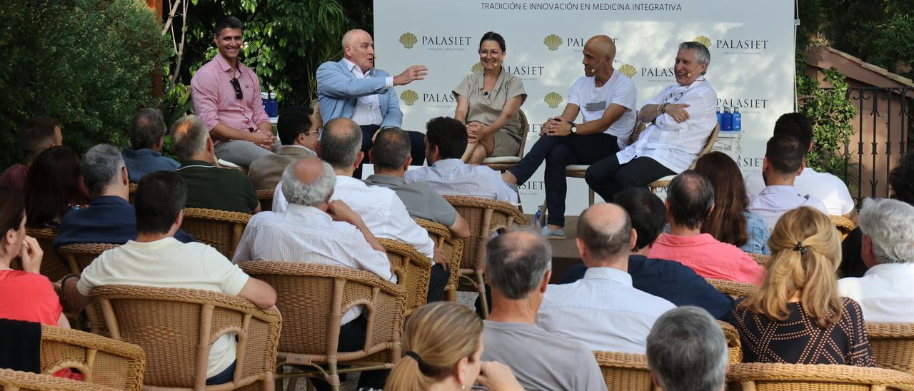 Alfonso del Corral, Rubén Pons, Juan Rayo y Melchor Miralles participaron en la charla moderada por Loles García.