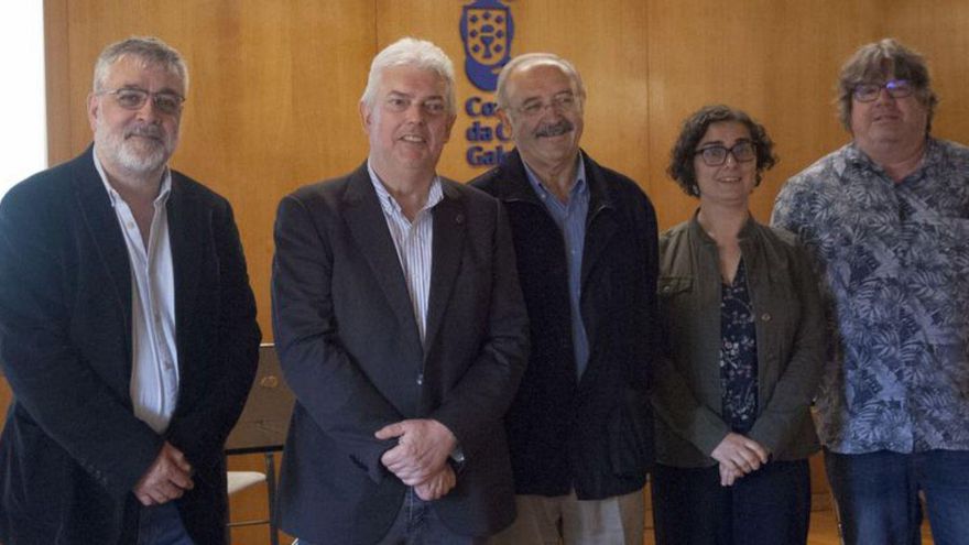 Desde a esquerda, Emilio Insua,Núñez Seixas, Ramón Villares, Ana Cabana e Xurxo Ayan, onte, na presentación do proxecto.