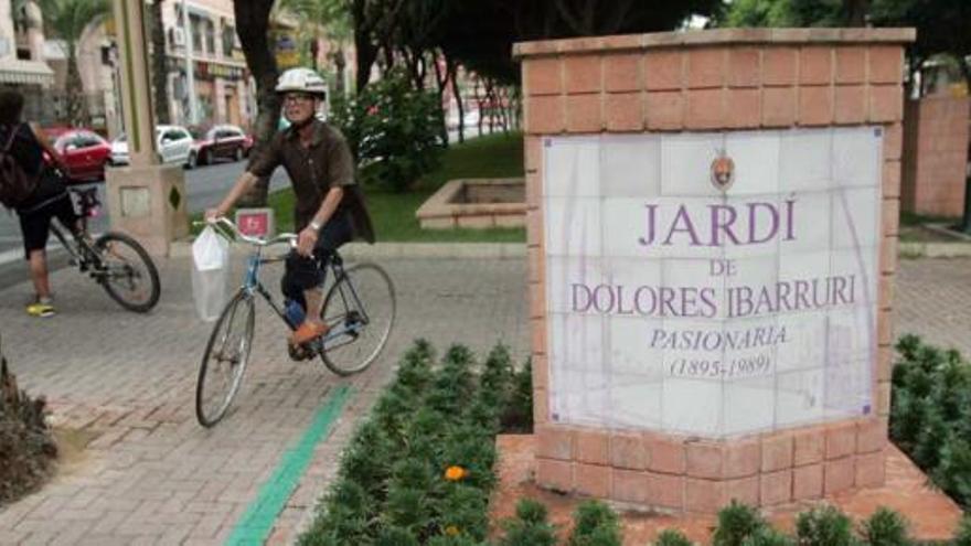 El jardín de Dolores Ibarruri, que pasará a denominarse de la República Argentina.