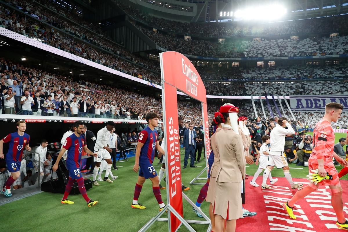 Real Madrid - FC Barcelona, el partido de la jornada 32 de LaLiga EA Sports, en imágenes. Real Madrid - FC Barcelona, el partido de la jornada 32 de LaLiga EA Sports, en imágenes.