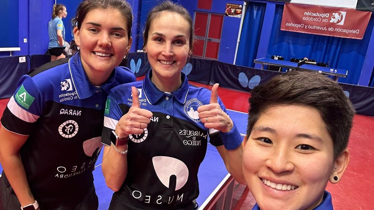 Jugadoras del Priego femenino de tenis de mesa que derrotaron al Tramuntana.