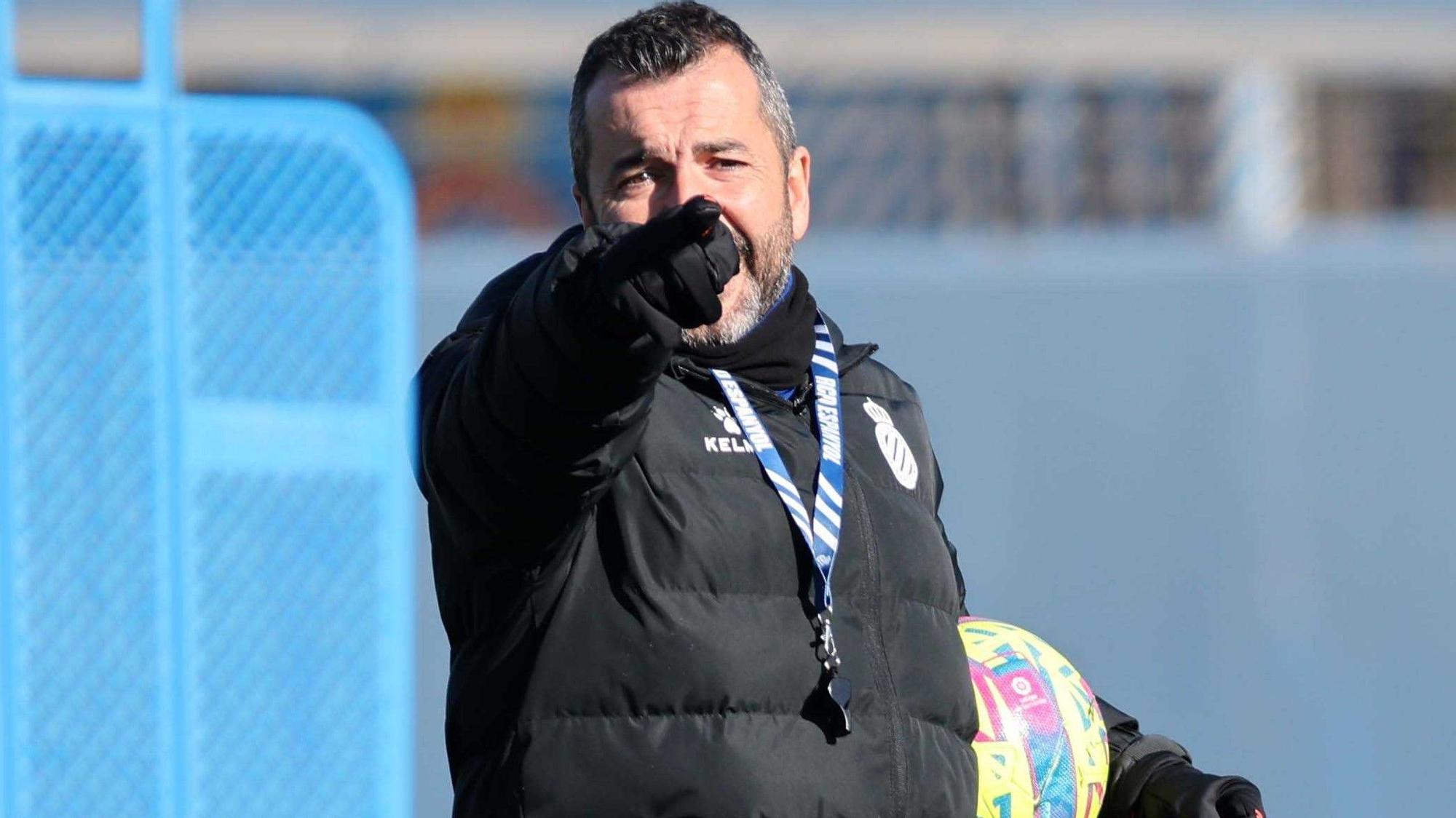 Diego Martínez, en un entrenamiento del Espanyol en Sant Adrià.