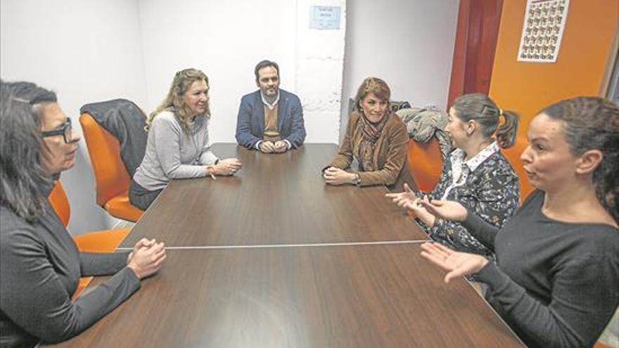 Estudian hacer accesible para las personas sordas la Casa de la Mujer