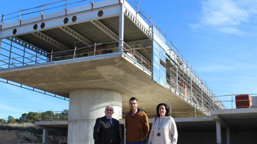 Pernías, Martínez y la edil Abad en la obra del Instituto del Mármol.