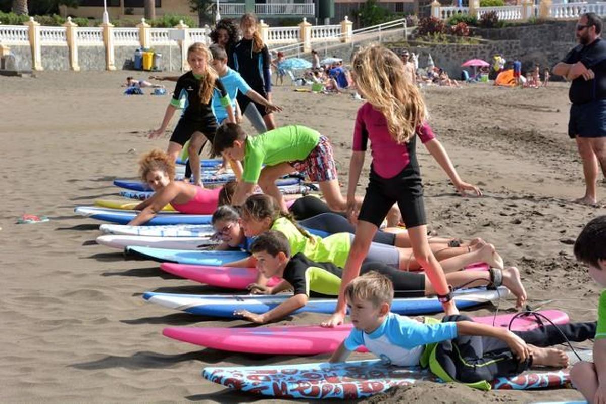 SURF PARA NIÑOS SALINETAS SURF PARA NIÑOS SALINETAS