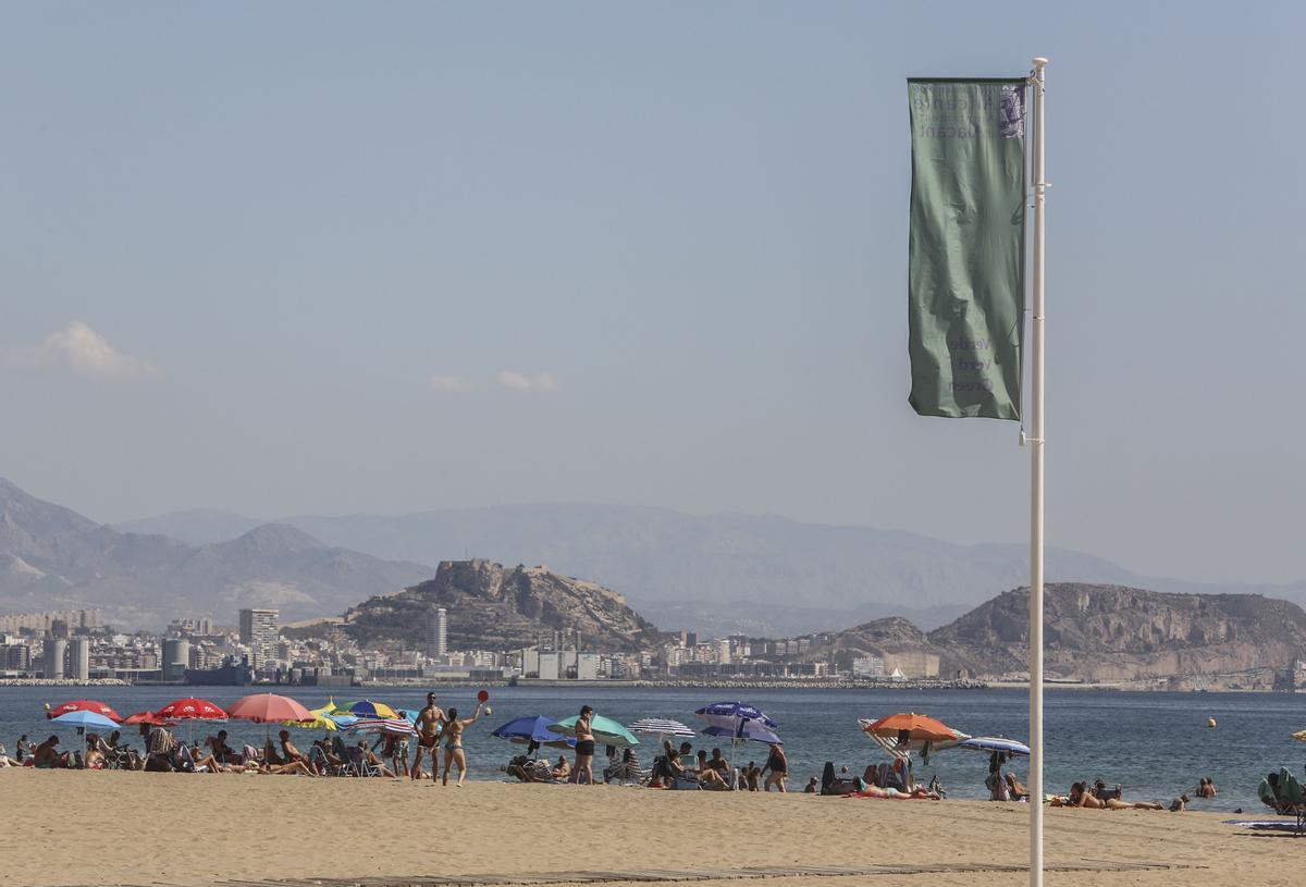 La playa de Urbanova (Alicante)