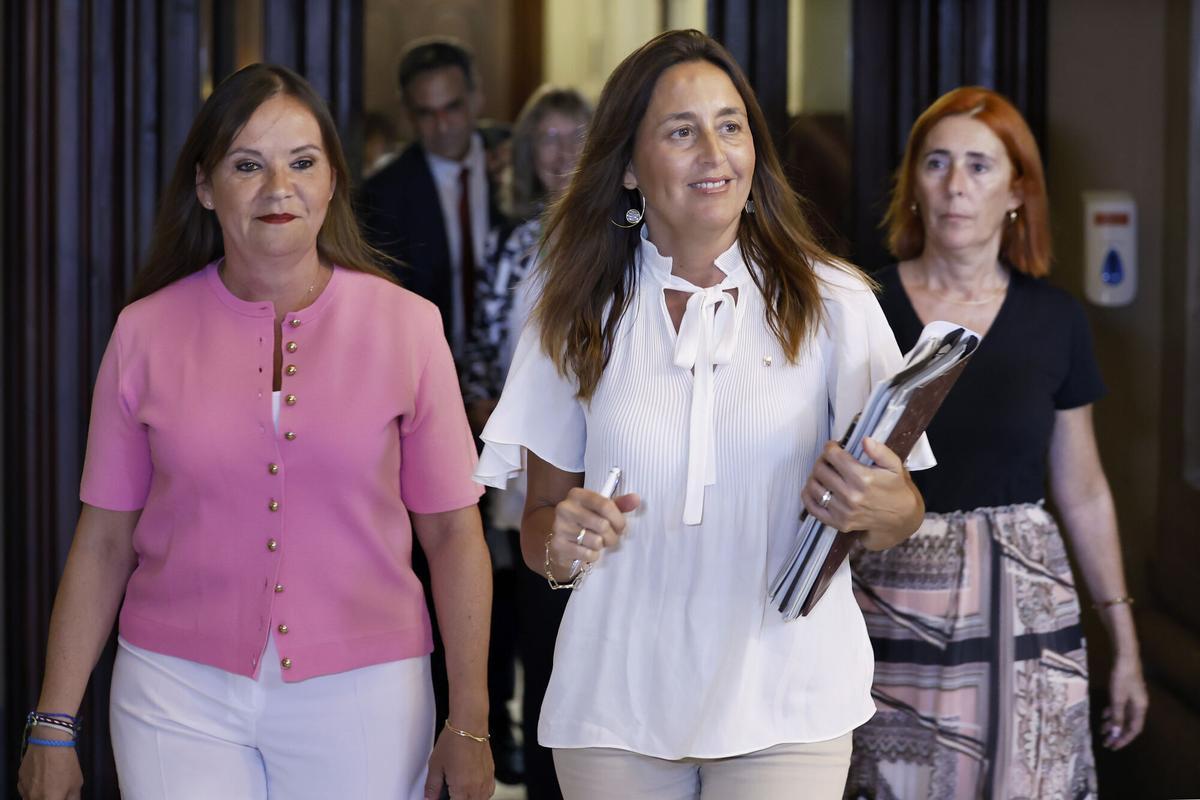 La consellera de Educació, Esther Niubó, antes de la comparecencia en el Parlament para dar explicaciones del error en las pruebas PISA