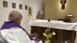 El Vaticà publica la primera foto del Papa des de l’hospitalització