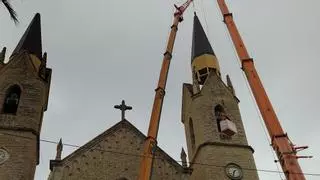 Día histórico en Benissa: los pináculos dan vuelo a "la catedral de la Marina"