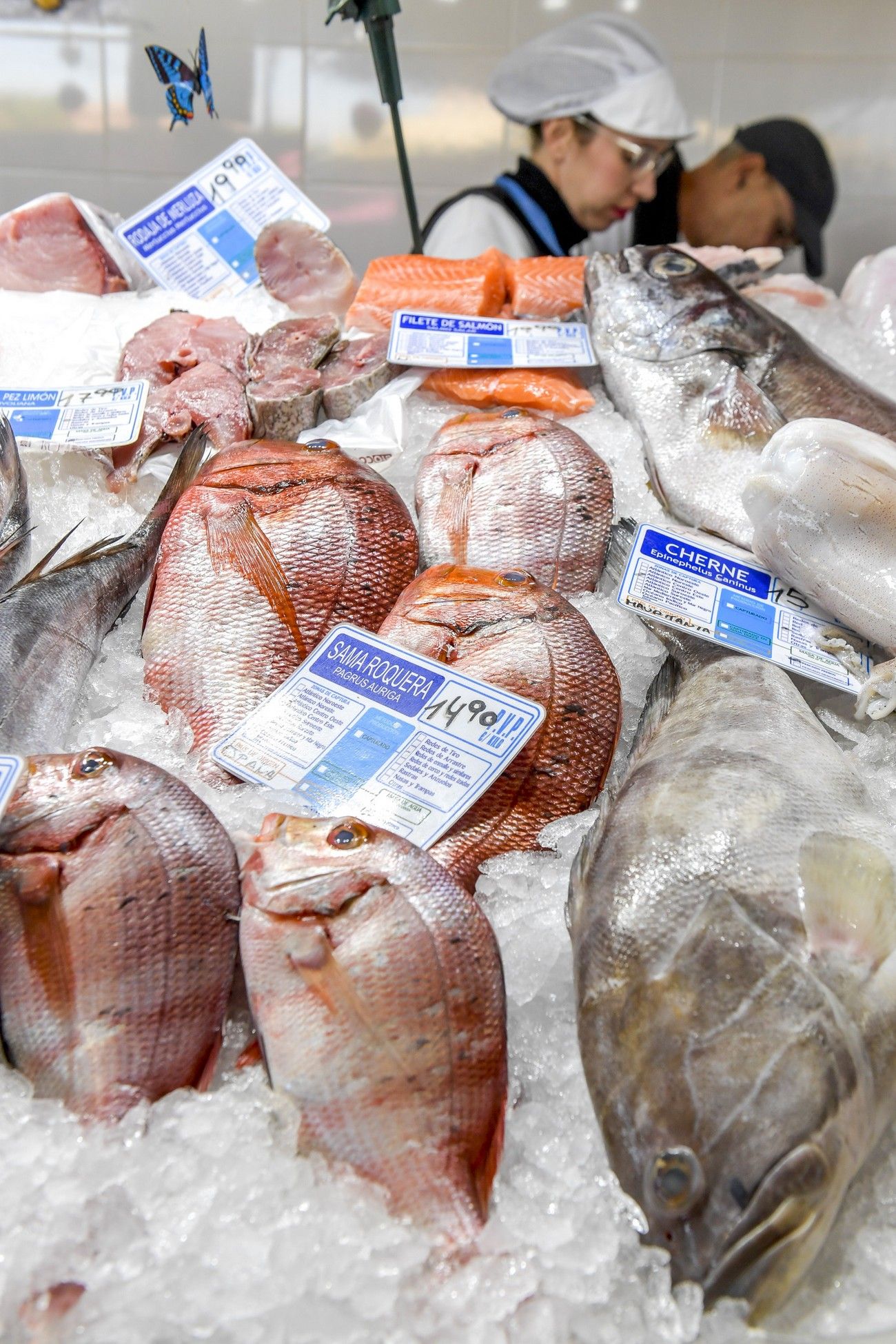 Compras para la cena de Navidad en el Mercado Municipal de Telde