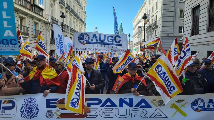 Guardias civiles y policías de Córdoba se manifiestan en Madrid para reclamar sus derechos laborales