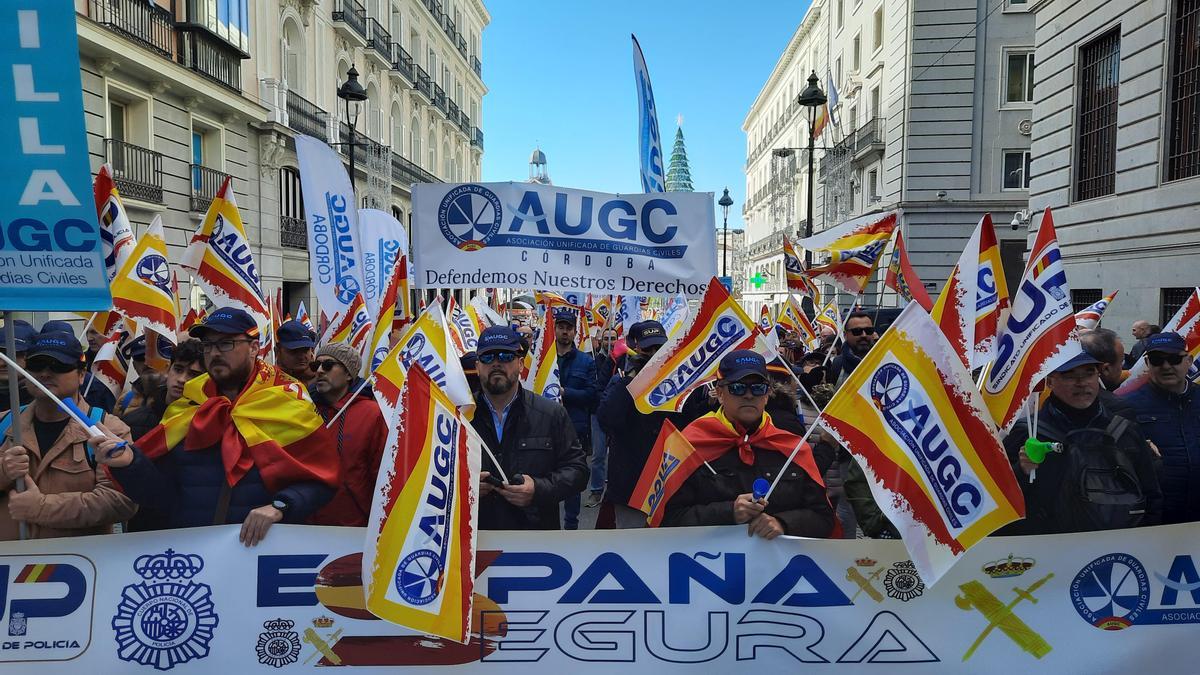 Agentes de Policía Nacional y Guardia Civil de Córdoba en la manifestación celebrada en Madrid.