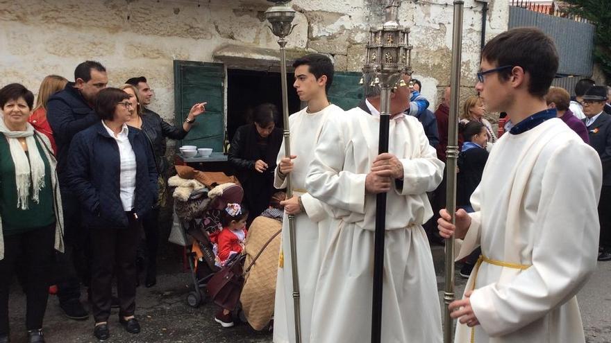 Paso de la procesión por delante de un furancho. Gonzalo N.