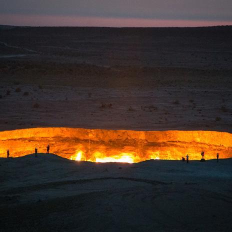 El lugar mas peligroso del mundo se llama la Puerta del Infierno: un cráter de fuego que lleva ardiendo medio siglo
