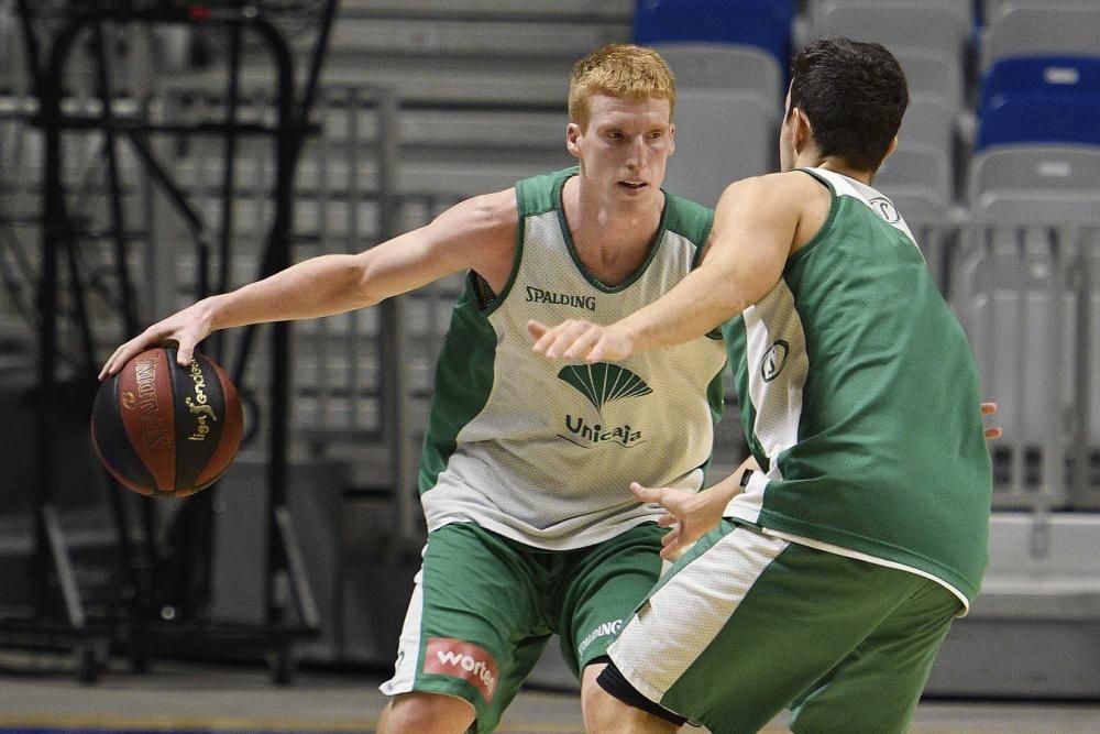 El Unicaja se entrena con los júniors