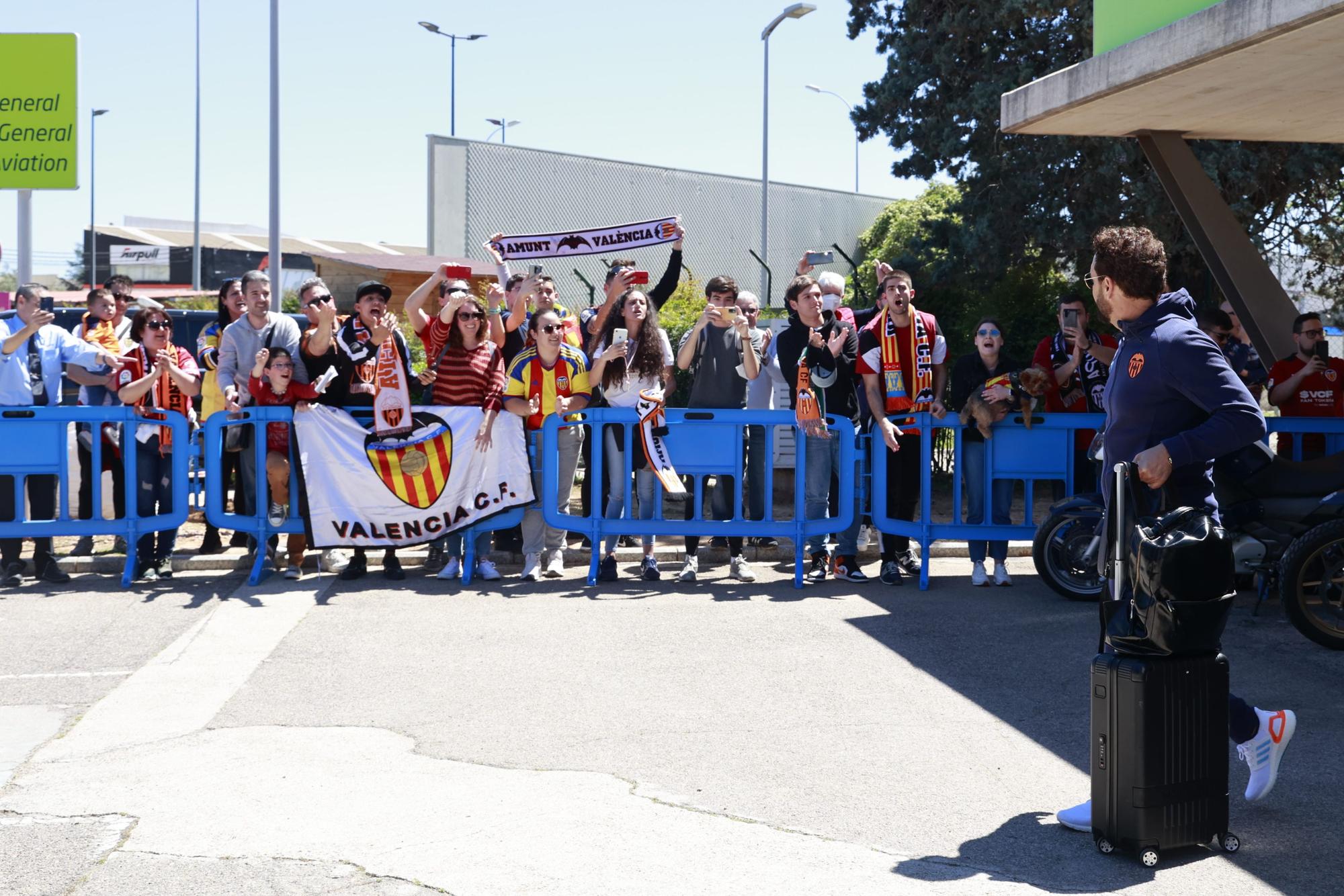 Así ha recibido la afición recibe al Valencia CF en Manises