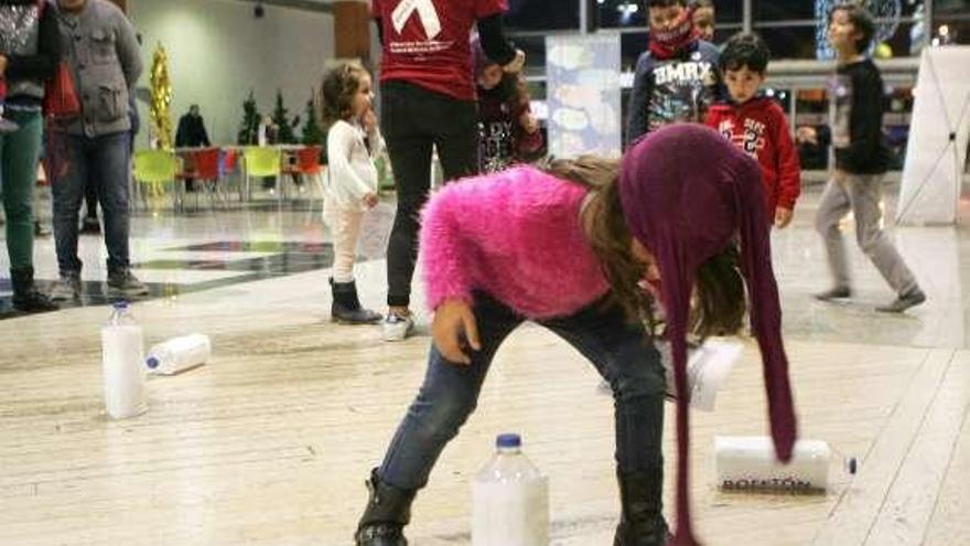 Niños en un juego de ViolArte.  // Bernabé/Luismy