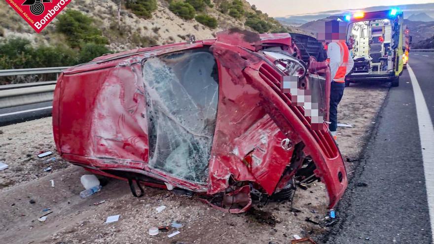 Aparatoso accidente con tres coches implicados en El Campello