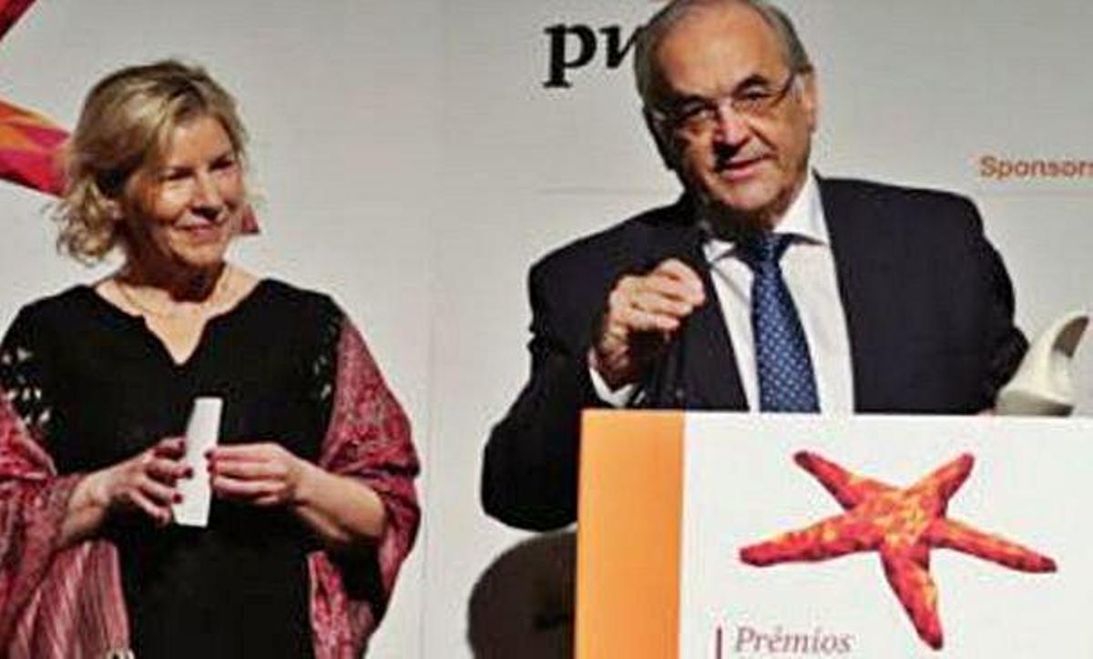 Octavio Llinás, tras recoger el premio a la Plocan en Portugal.