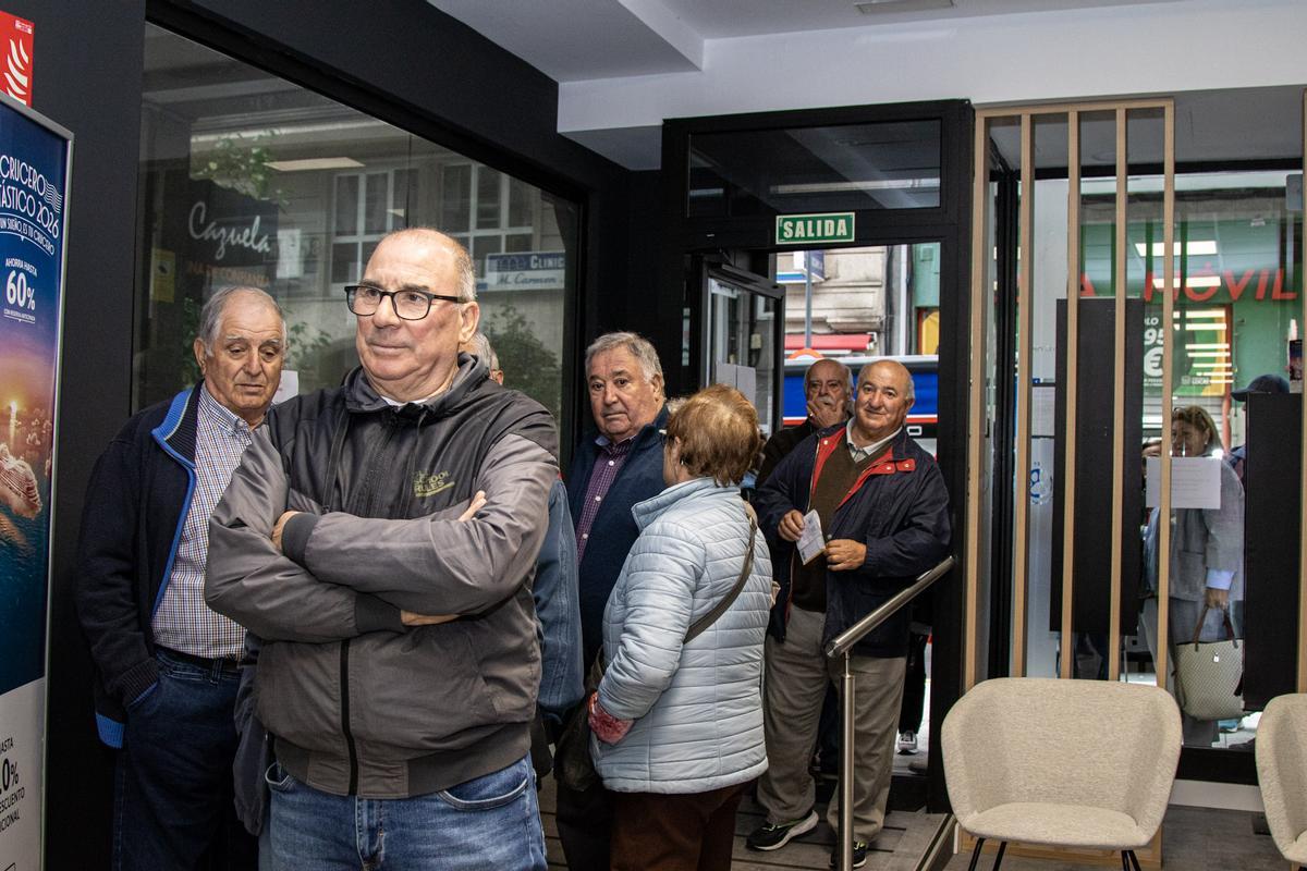 Primeras colas con la agencia ya abierta